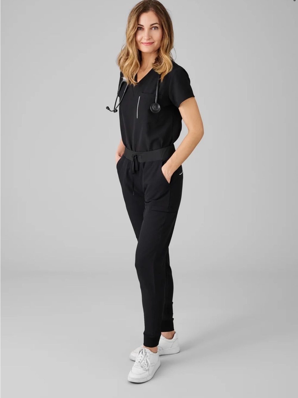 NWT SET Scrubs Black Women's Jogger style pants and top set brand Hudson